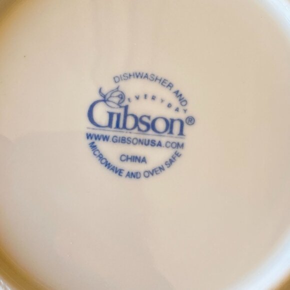 Gibson Everyday Claremont soup bowl white embossed rim 8" cereal - Picture 5 of 5